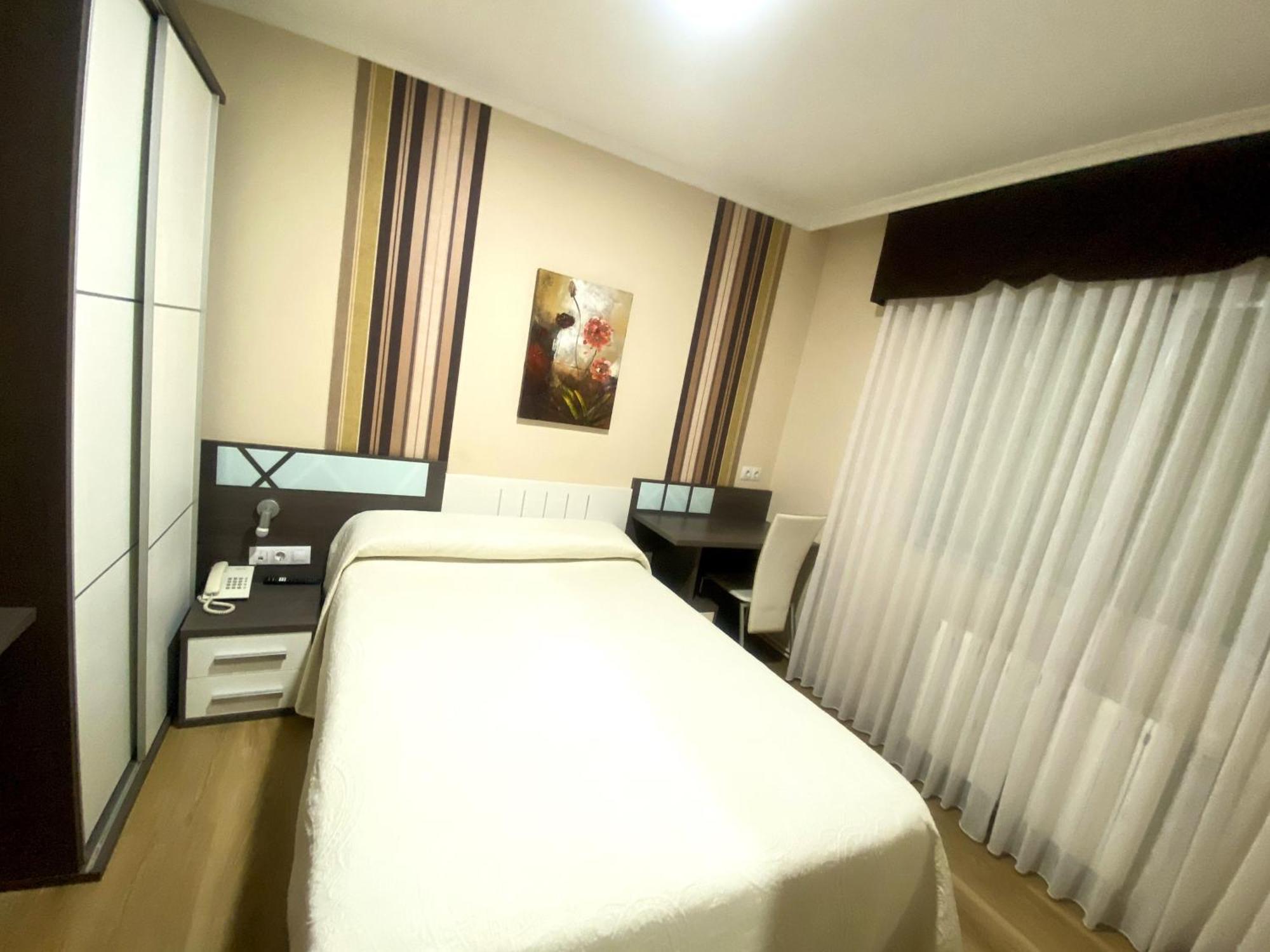 Hotel Spa Galatea Burela Exterior photo