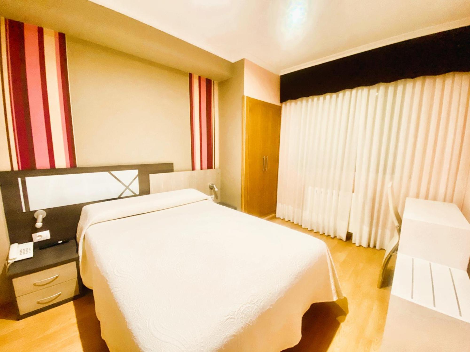 Hotel Spa Galatea Burela Exterior photo